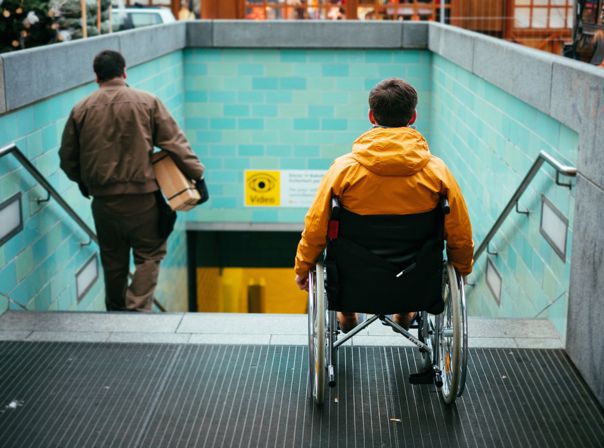 Google Maps, wheelchair access, barrierefrei, Barrierefreiheit, Rollstuhl, Mann