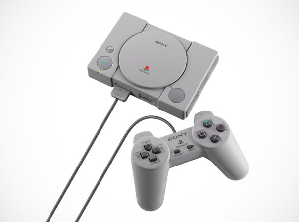 Die Playstation Classic vor weißem Hintergrund