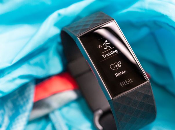 Fitbit Charge 3 Das Fitbit Charge 3 in schwarz