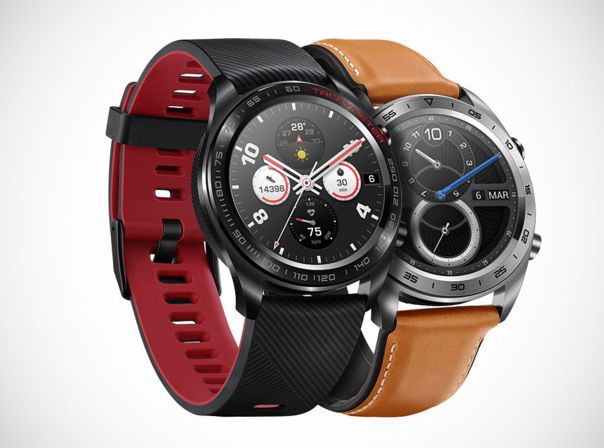 zwei Smartwatches