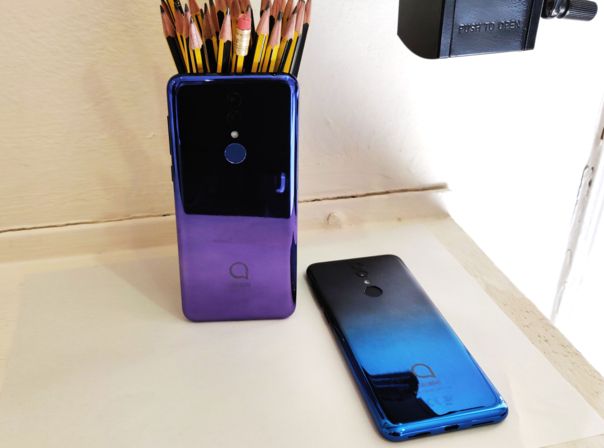 Alcatel 3 zwei Smartphones
