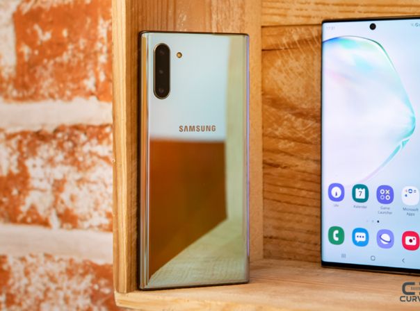 Galaxy Note 10 5G in Knallrot: Für diese Farbe ist eine Hülle zu Schade