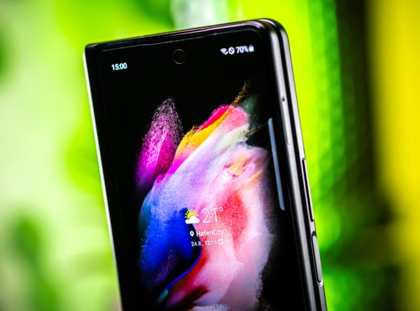 Galaxy Z Fold 3 Galaxy Z Fold 3