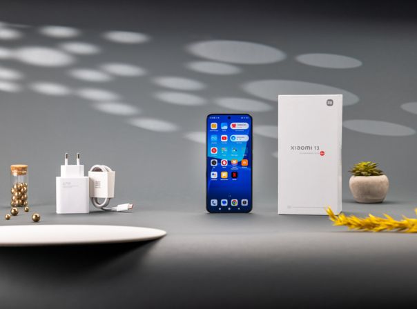 Das Xiaomi 13 zeigt sich im Test als starkes Premium-Smartphone mit kleinen Schwächen. Xiaomi 13 Lieferumfang