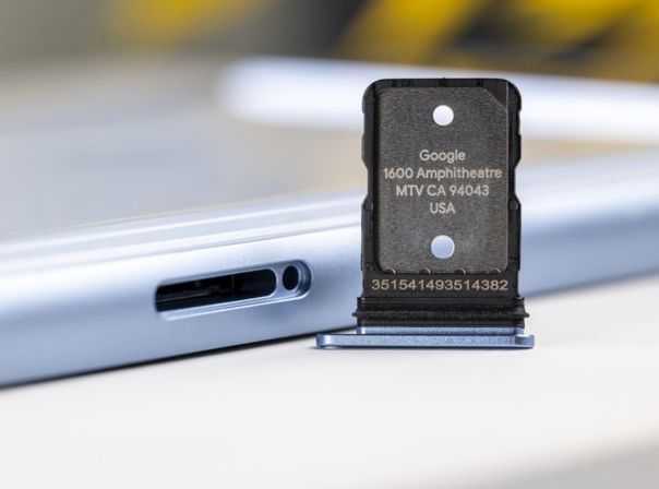 Pixel 7a SIM Slot