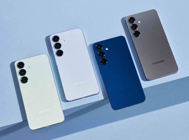 Samsung ist traditionell früh dran mit seinen ersten Handy-Neuheiten Galaxy S25 Plus in Mint, Icyblue, Navy und Silver Shadow