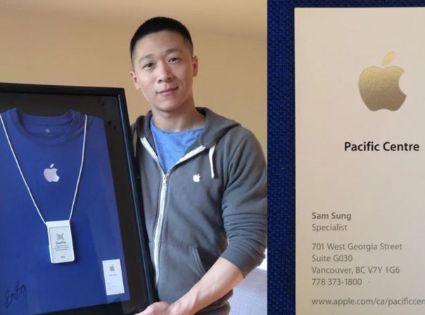 Sam Sung auf der Auktion seiner alten Apple-Sachen Sam Sung zeigt seine Apple-Sachen