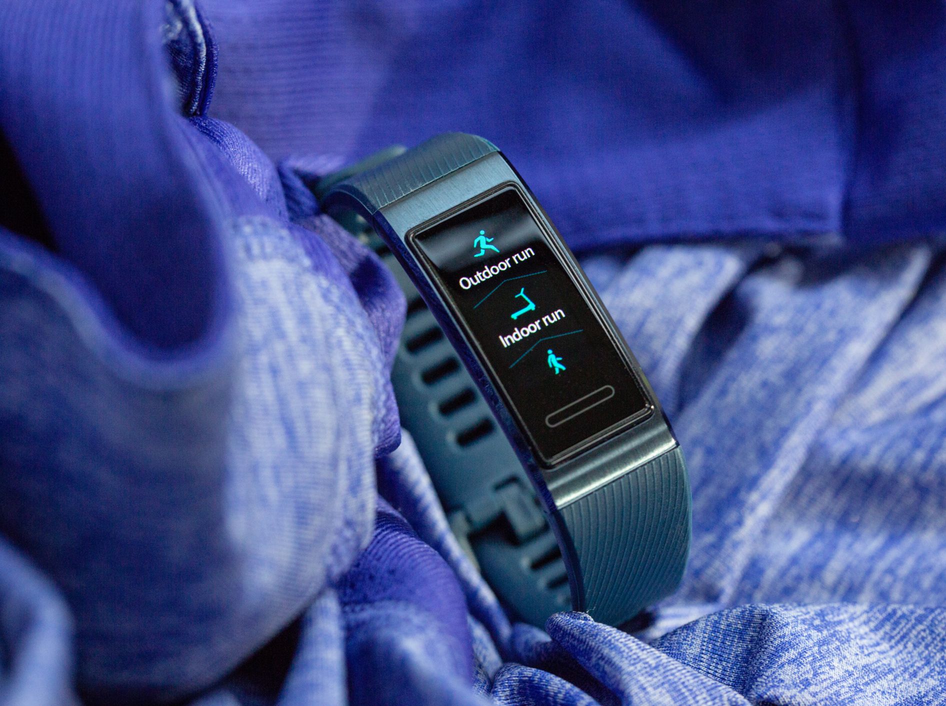 Huawei band 3 hot sale pro activity tracker