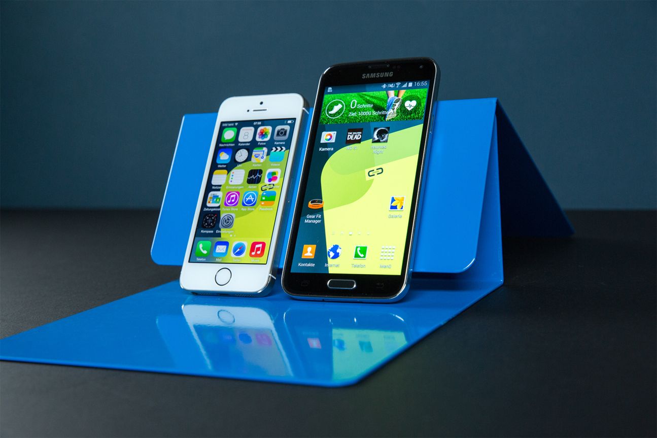 Samsung vs. Apple Samsung vs. Apple