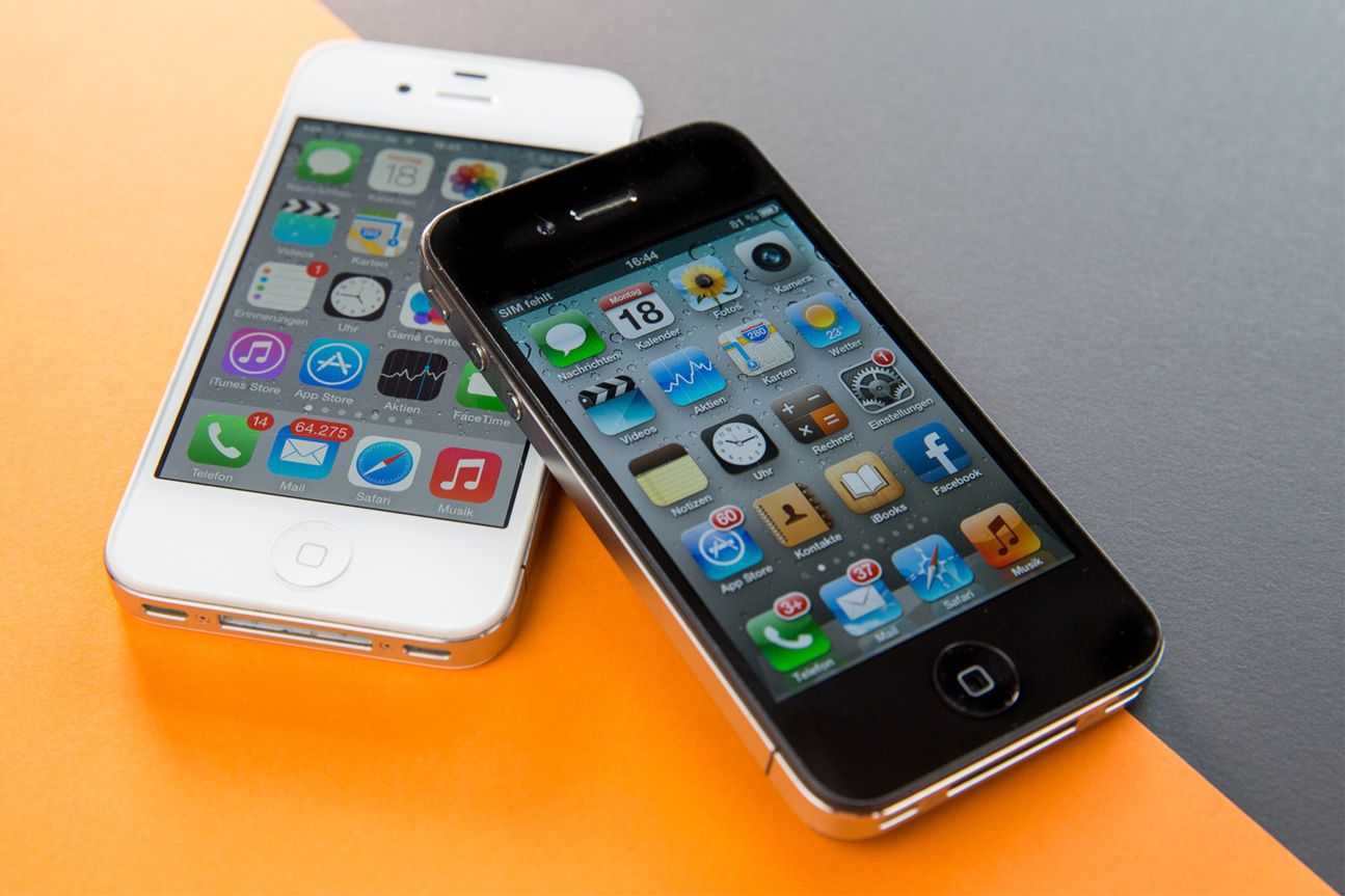 iPhone 4 und iPhone 4s iPhone 4 und iPhone 4s nebeneinander