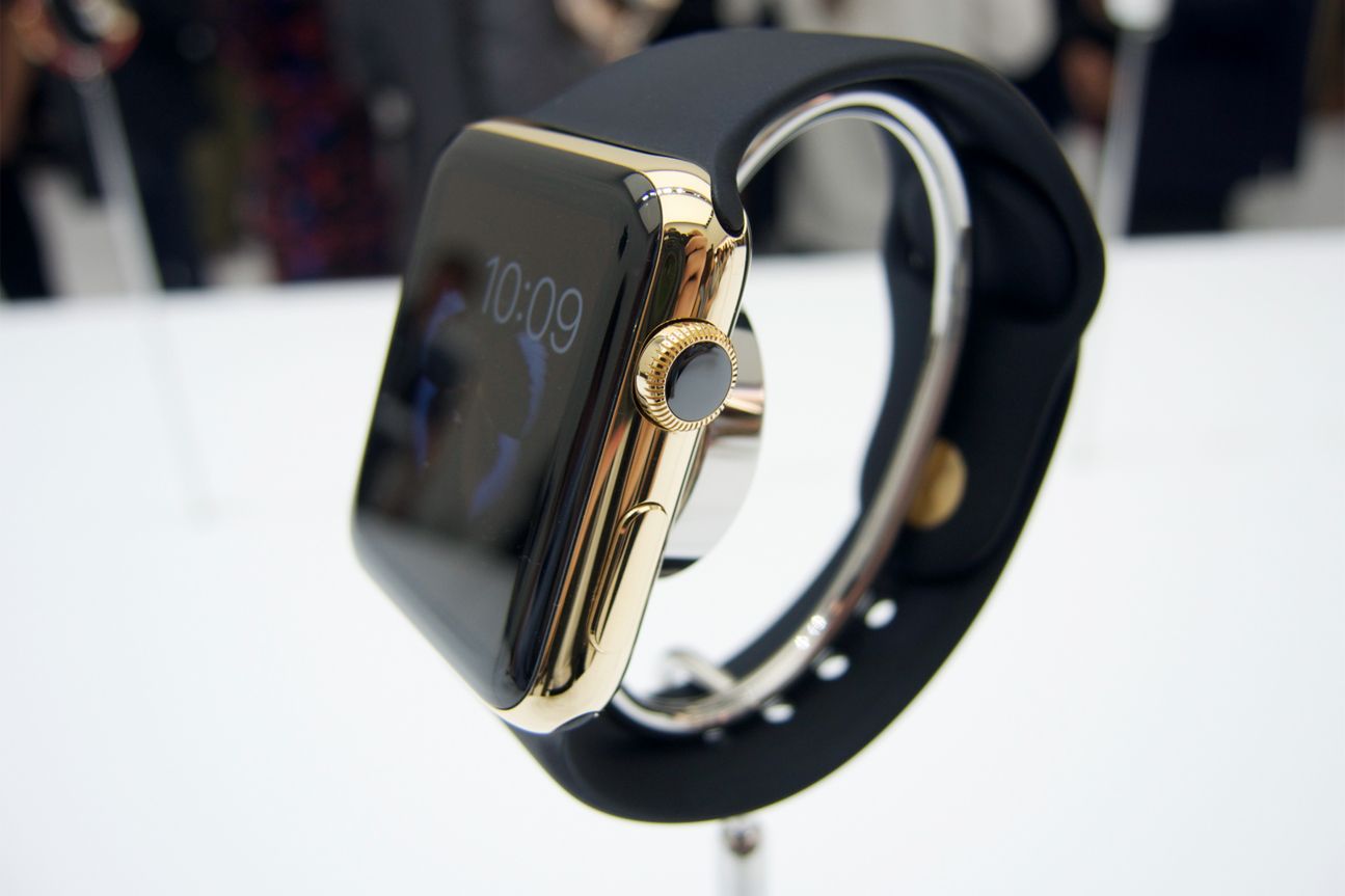 Die Krone an der Seite ist Homebutton und Steuerrad zugleich Die Krone an der Seite ist Homebutton und Steuerrad zugleich