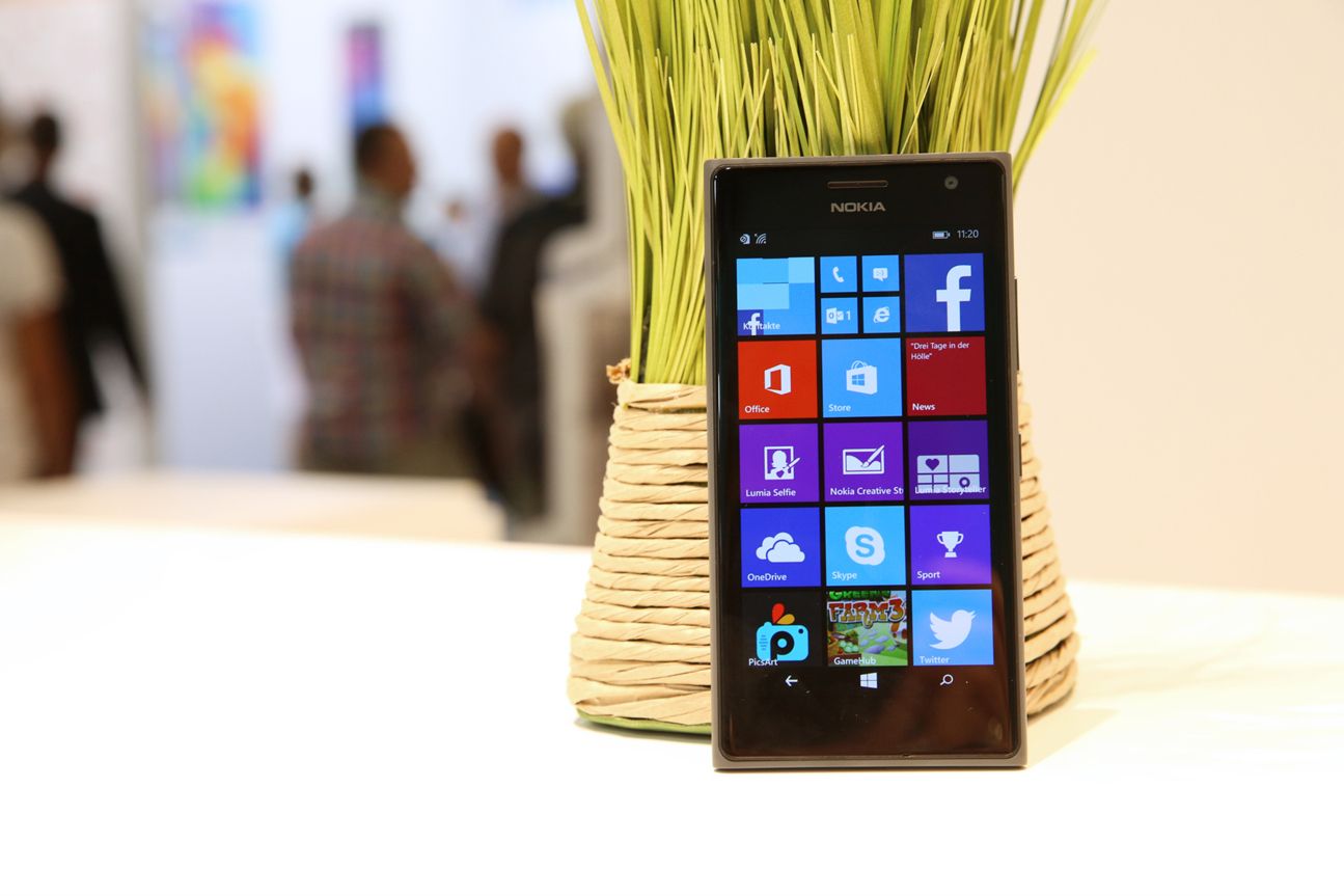 Nokia Lumia 730 Nokia Lumia 730