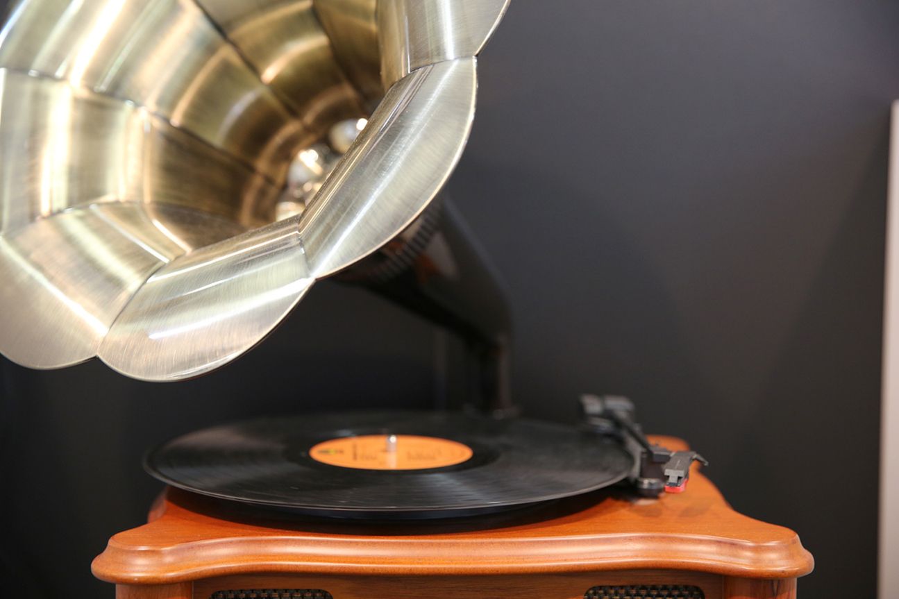 Sogar für Schallplatten gibt es auf der IFA etwas neues - zum Beispiel bei Ricatech. Sogar für Schallplatten gibt es auf der IFA etwas neues - zum Beispiel bei Ricatech.