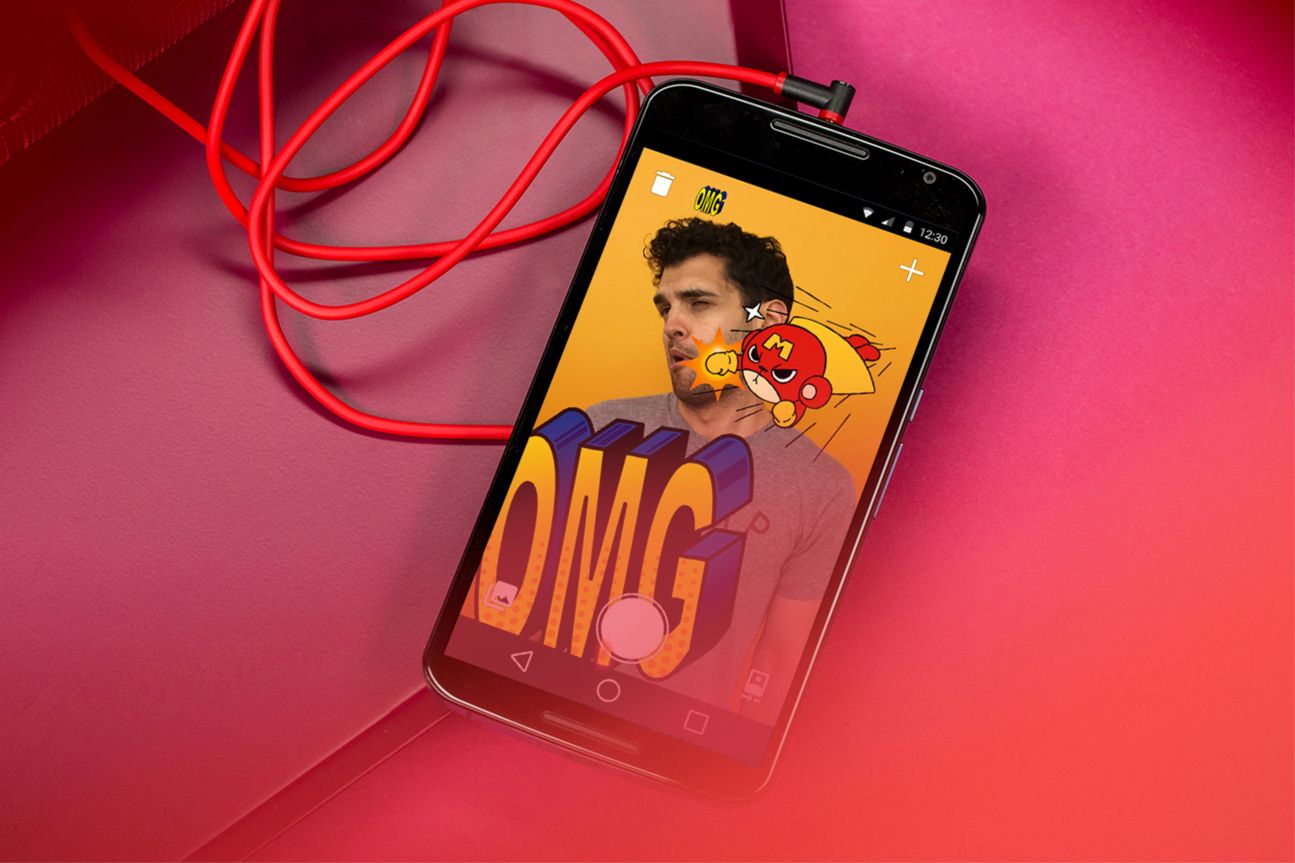 Mit "Stickered" könnt Ihr Eure Fotos im Facebook Messenger verschönern Mit "Stickered" könnt Ihr Eure Fotos im Facebook Messenger verschönern