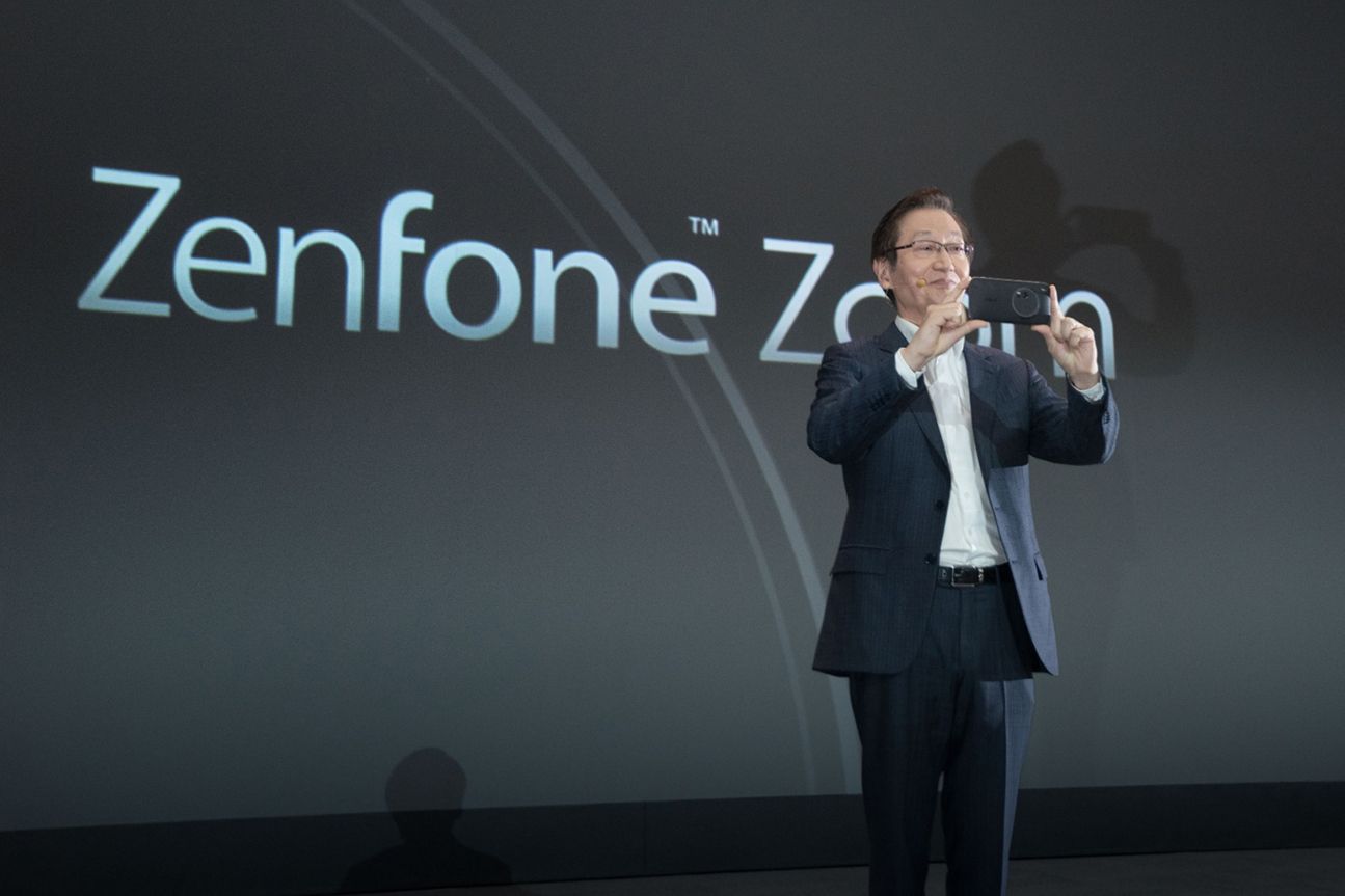 Asus ZenFone Zoom, Jonney Shih Asus ZenFone Zoom, Jonney Shih