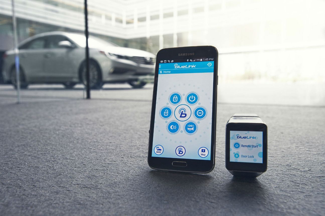 Das Blue Link-System von Hyundai wird bald durch eine Android Wear-App ergänzt. Das Blue Link-System von Hyundai wird bald durch eine Android Wear-App ergänzt.