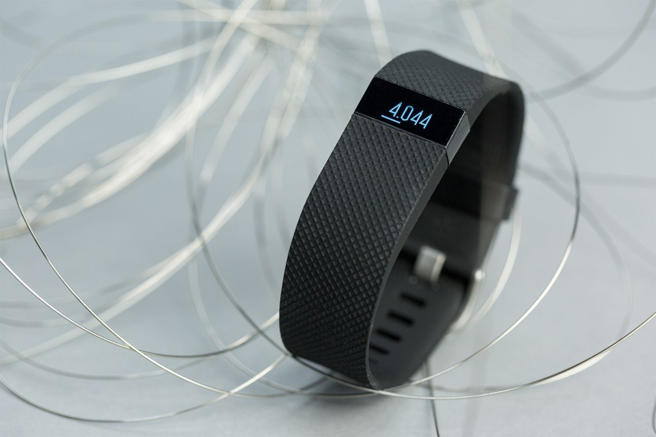 Fitbit Charge HR: Der Fitnesstracker misst Euren Puls. Fitbit Charge HR: Der Fitnesstracker misst Euren Puls.
