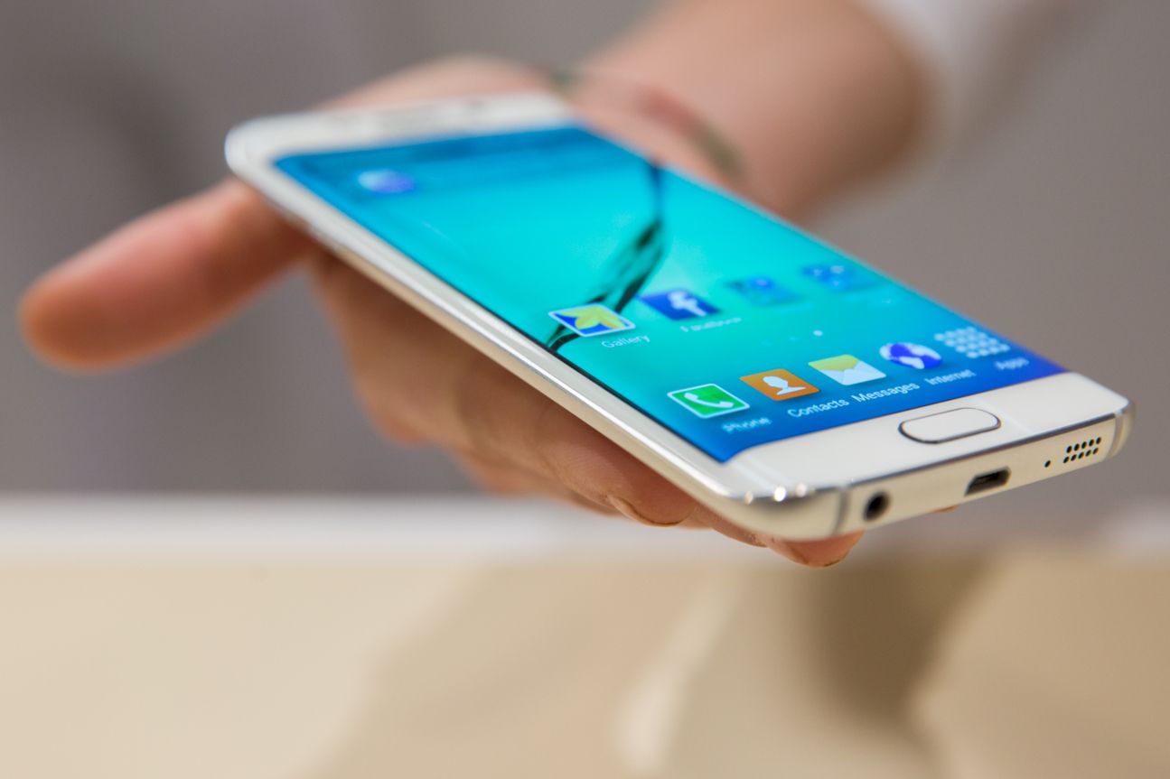 Samsung Galaxy S6 edge Samsung Galaxy S6 edge