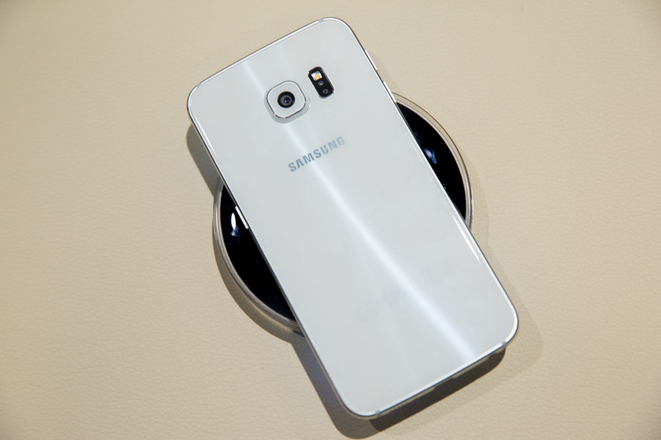 Samsung Galaxy S6 edge Samsung Galaxy S6 edge