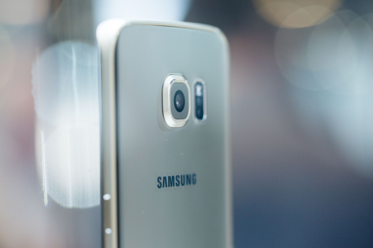 Samsung Galaxy S6 edge Samsung Galaxy S6 edge