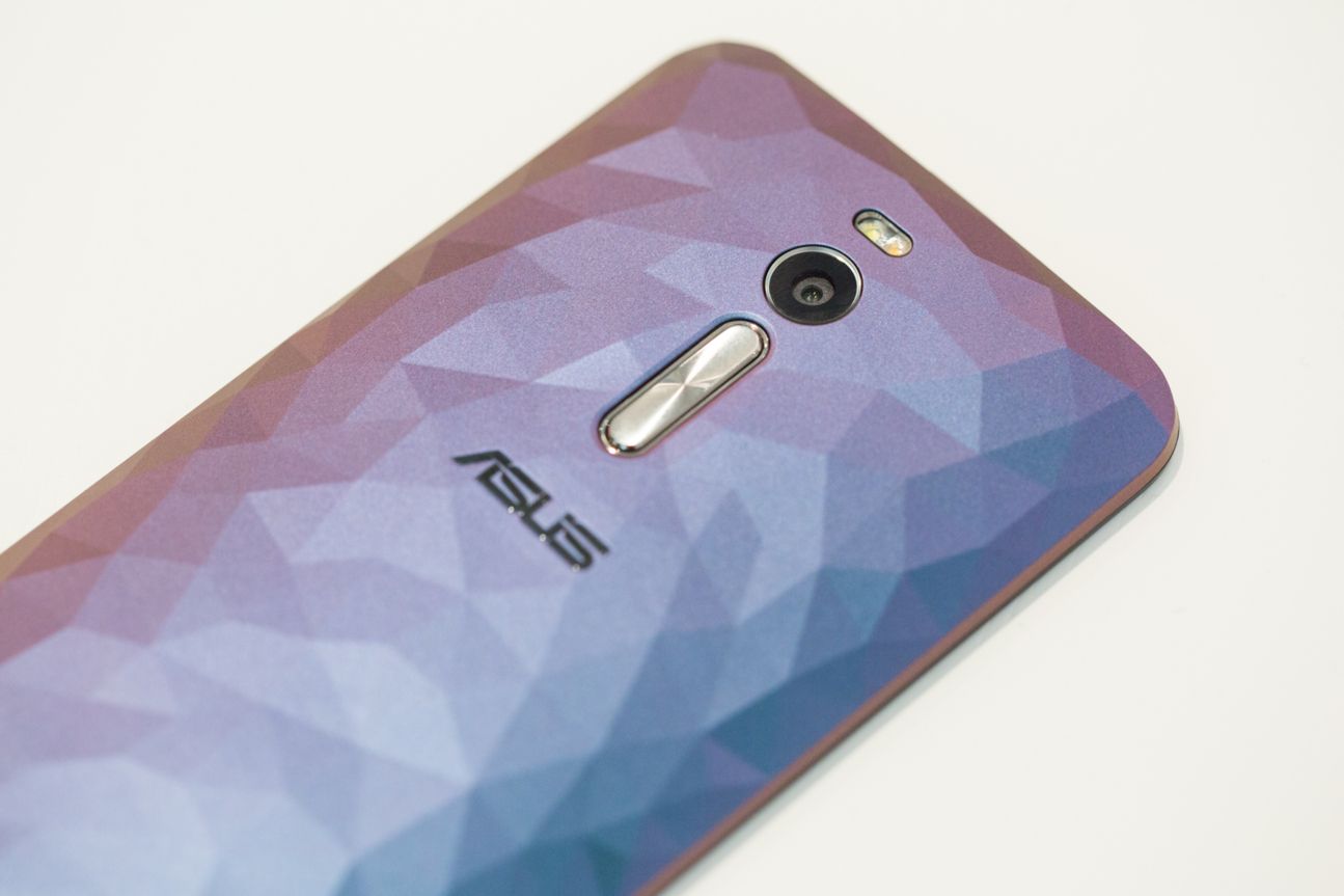 Asus Zenfone 2 Deluxe Asus Zenfone 2 Deluxe