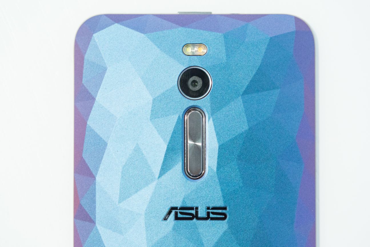 Asus Zenfone 2 Deluxe Asus Zenfone 2 Deluxe