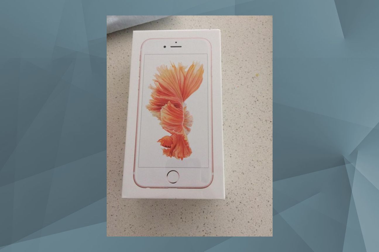 iPhone 6s unboxed