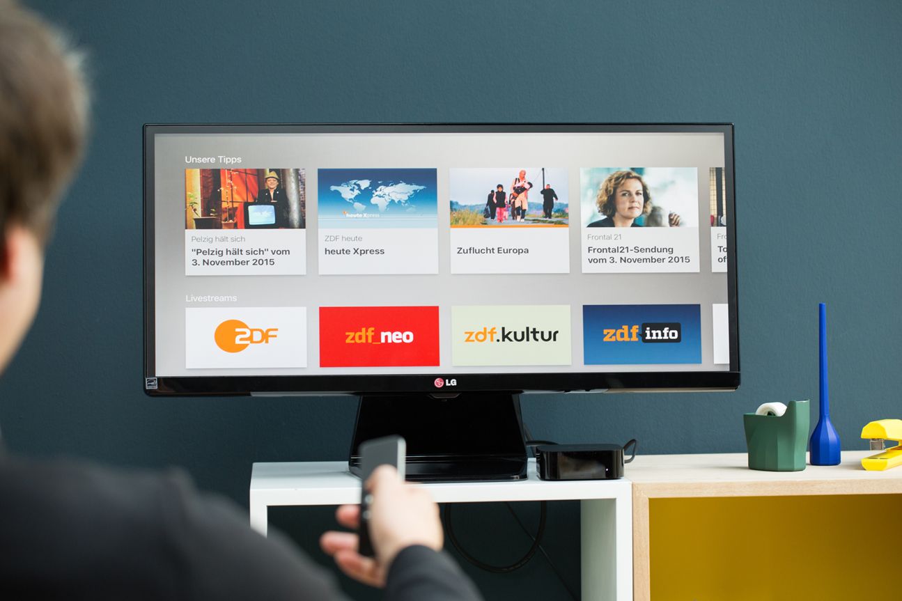 Apple TV (4. Generation) Apple TV (4. Generation)