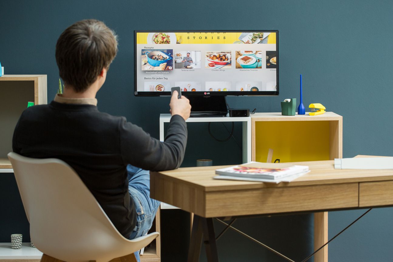 Apple TV (4. Generation) Apple TV (4. Generation)