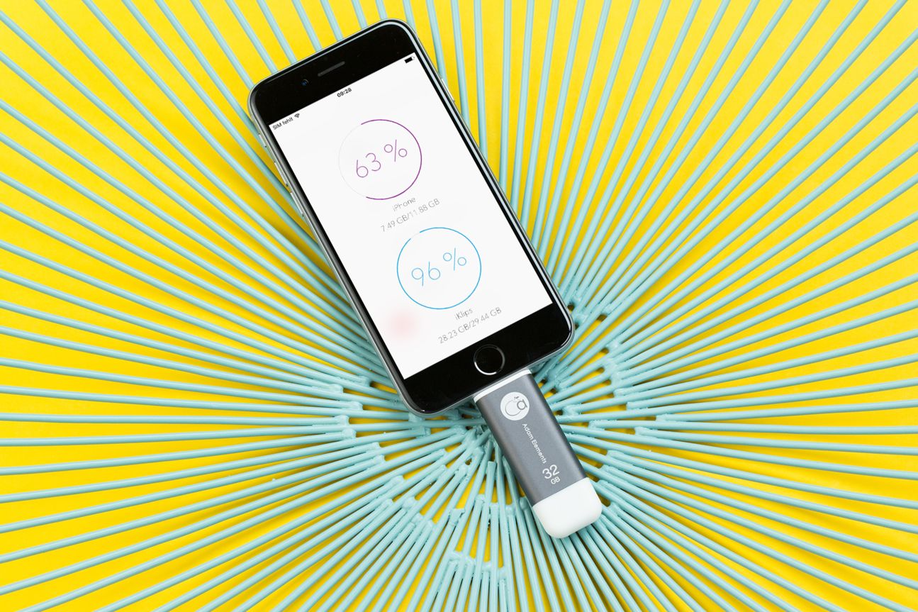iKlips: Bis zu 256 Gigabyte externer Speicher für das iPhone. iKlips: Bis zu 256 Gigabyte externer Speicher für das iPhone.