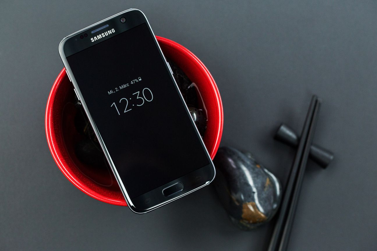 Samsung Galaxy S7: Das "Always On"-Display lässt sich auch ausschalten. Samsung Galaxy S7: Das "Always On"-Display lässt sich auch ausschalten.