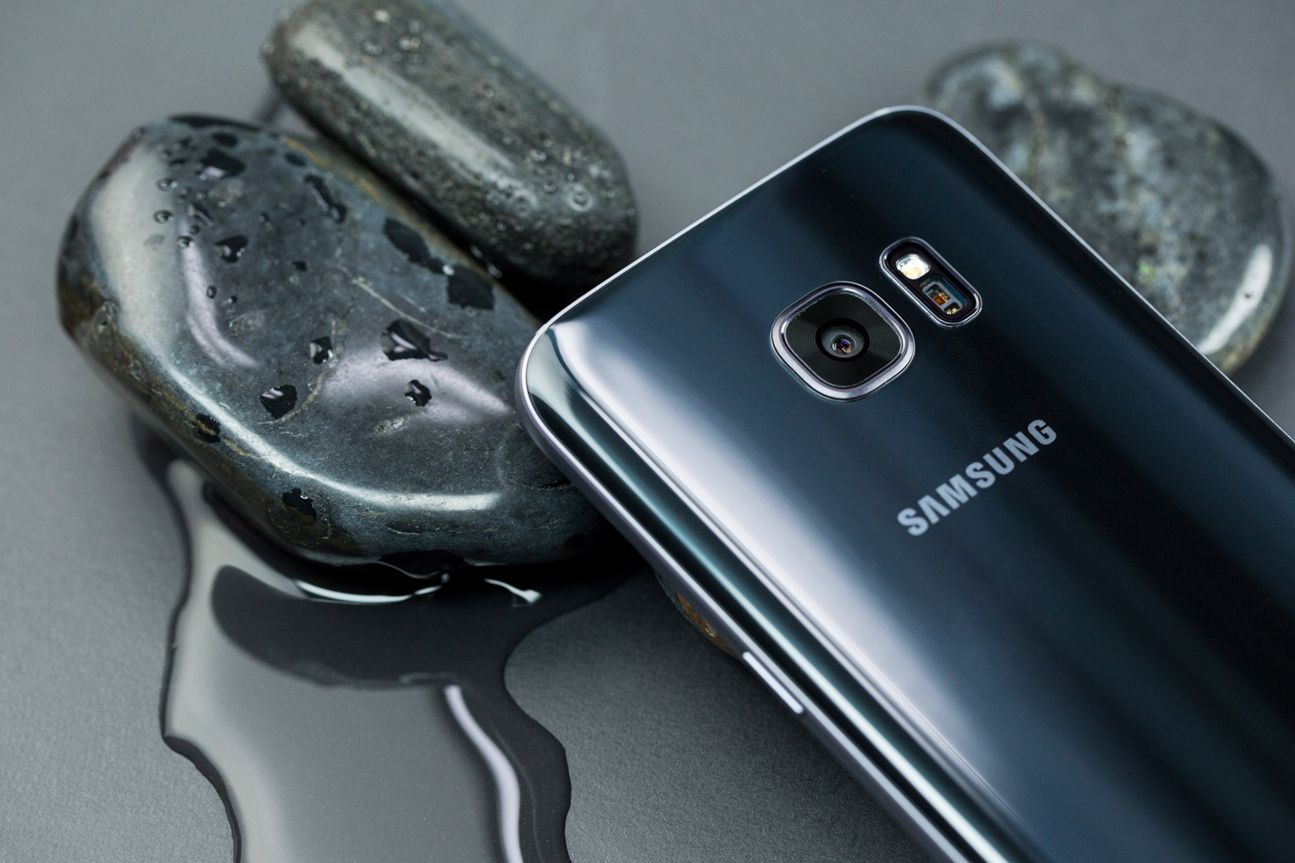 Samsung Galaxy S7 Samsung Galaxy S7