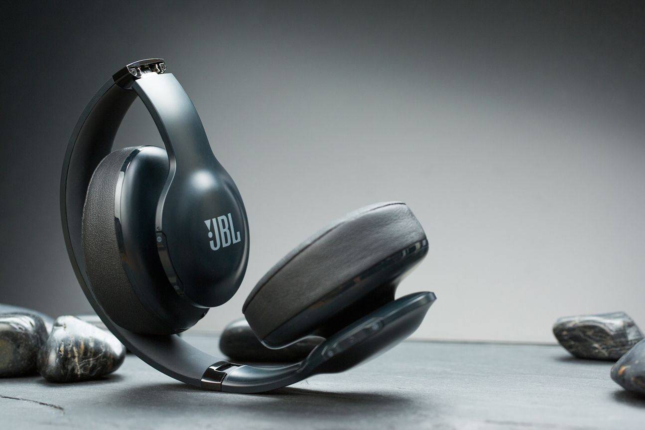 JBL Everest 700