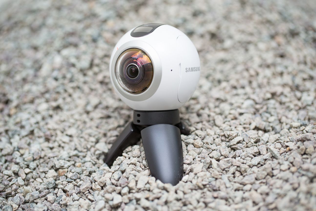 Samsung Gear 360 Samsung Gear 360
