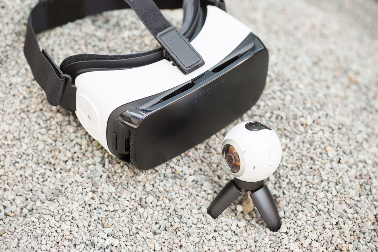 Samsung Gear 360 Samsung Gear 360