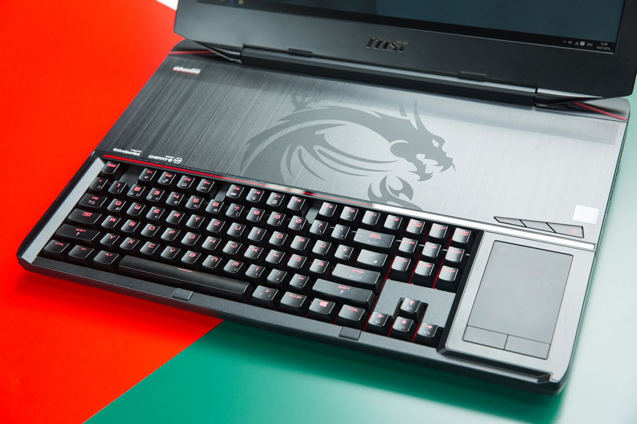 MSI GT80S 6QF MSI GT80S 6QF