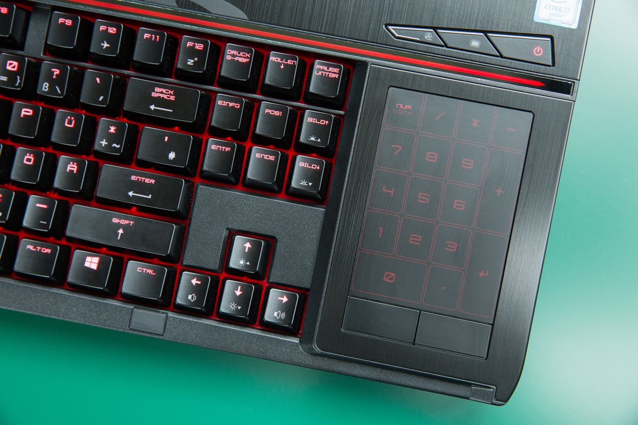 MSI GT80S 6QF MSI GT80S 6QF