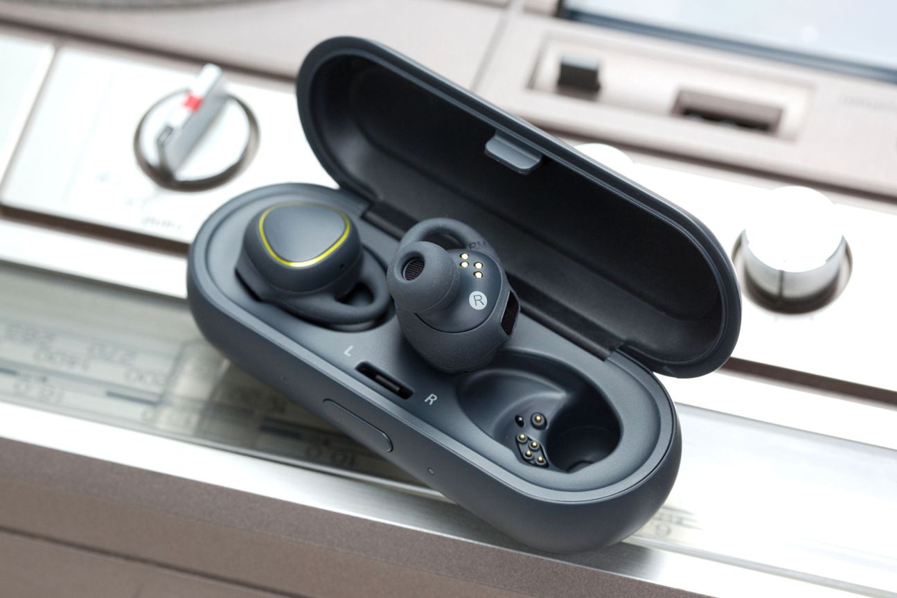 SAMSUNG Gear IconX 08 SAMSUNG Gear IconX 08