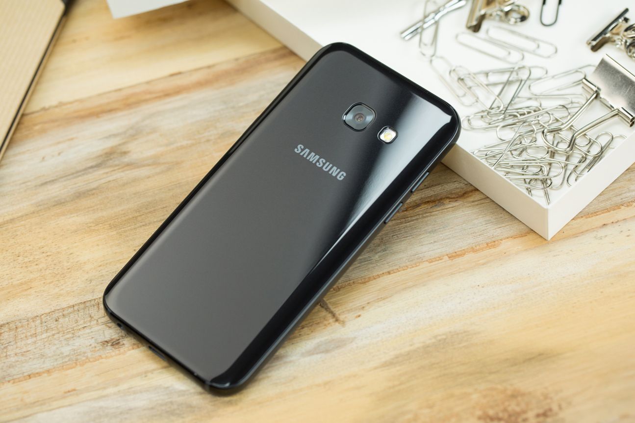 Samsung Galaxy A3 (2017) Samsung Galaxy A3 (2017)