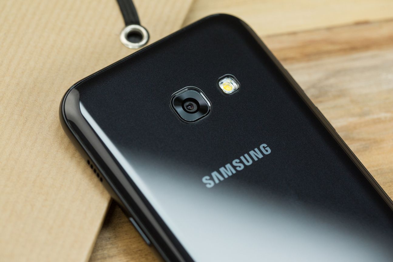 Samsung Galaxy A3 (2017) Samsung Galaxy A3 (2017)