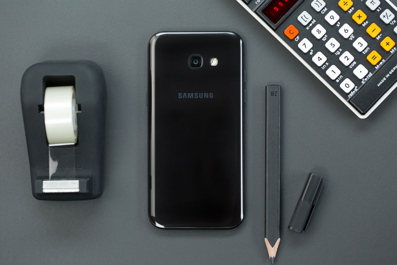 Samsung Galaxy A5 (2017): Rückseite aus Glas.