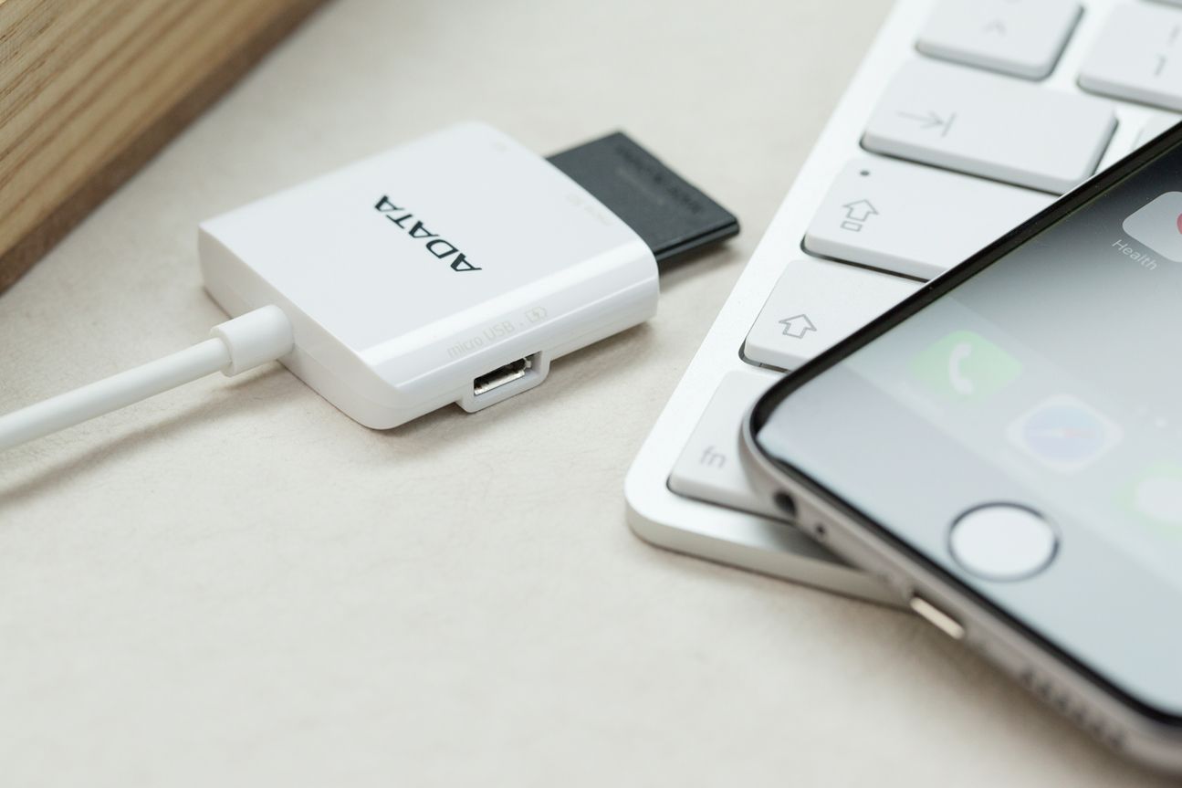 Adata AI910 Lightning Card Reader Plus Adata AI910 Lightning Card Reader Plus