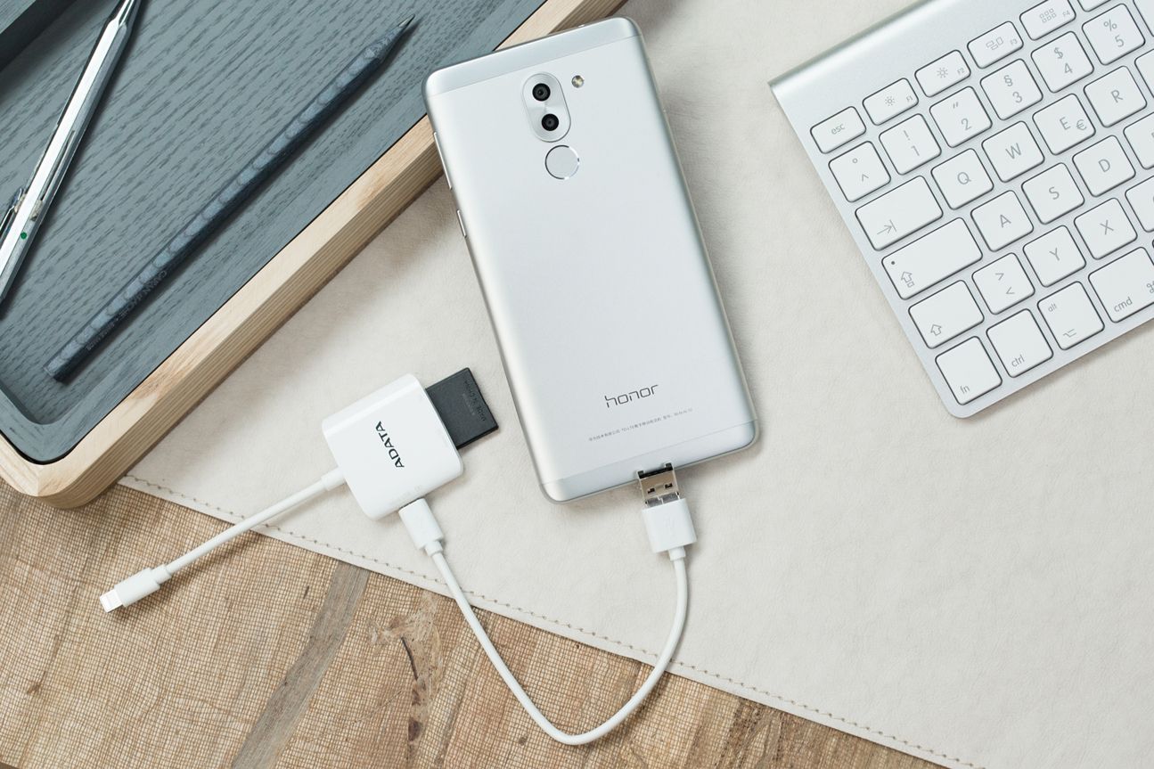 Adata AI910 Lightning Card Reader Plus Adata AI910 Lightning Card Reader Plus