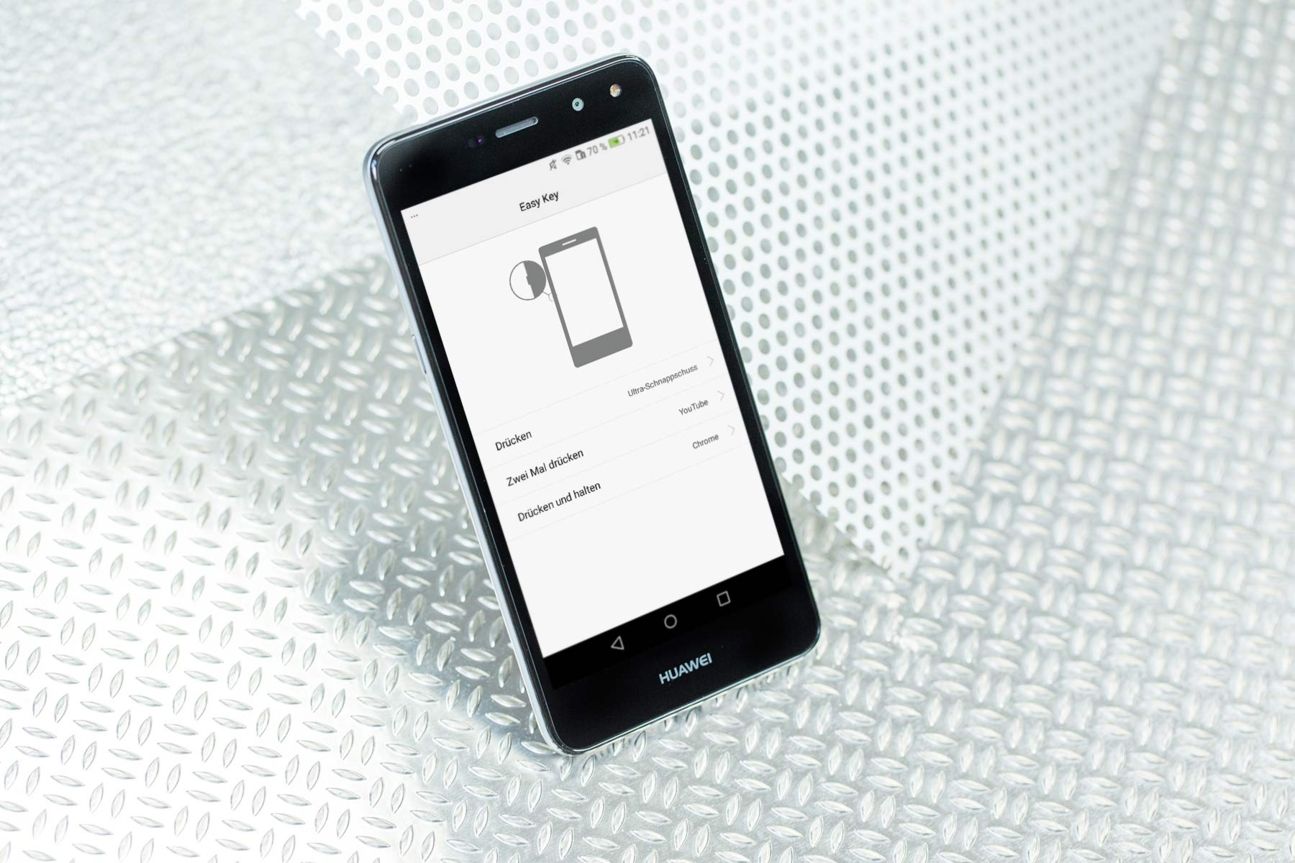 Huawei Y6  Huawei Y6