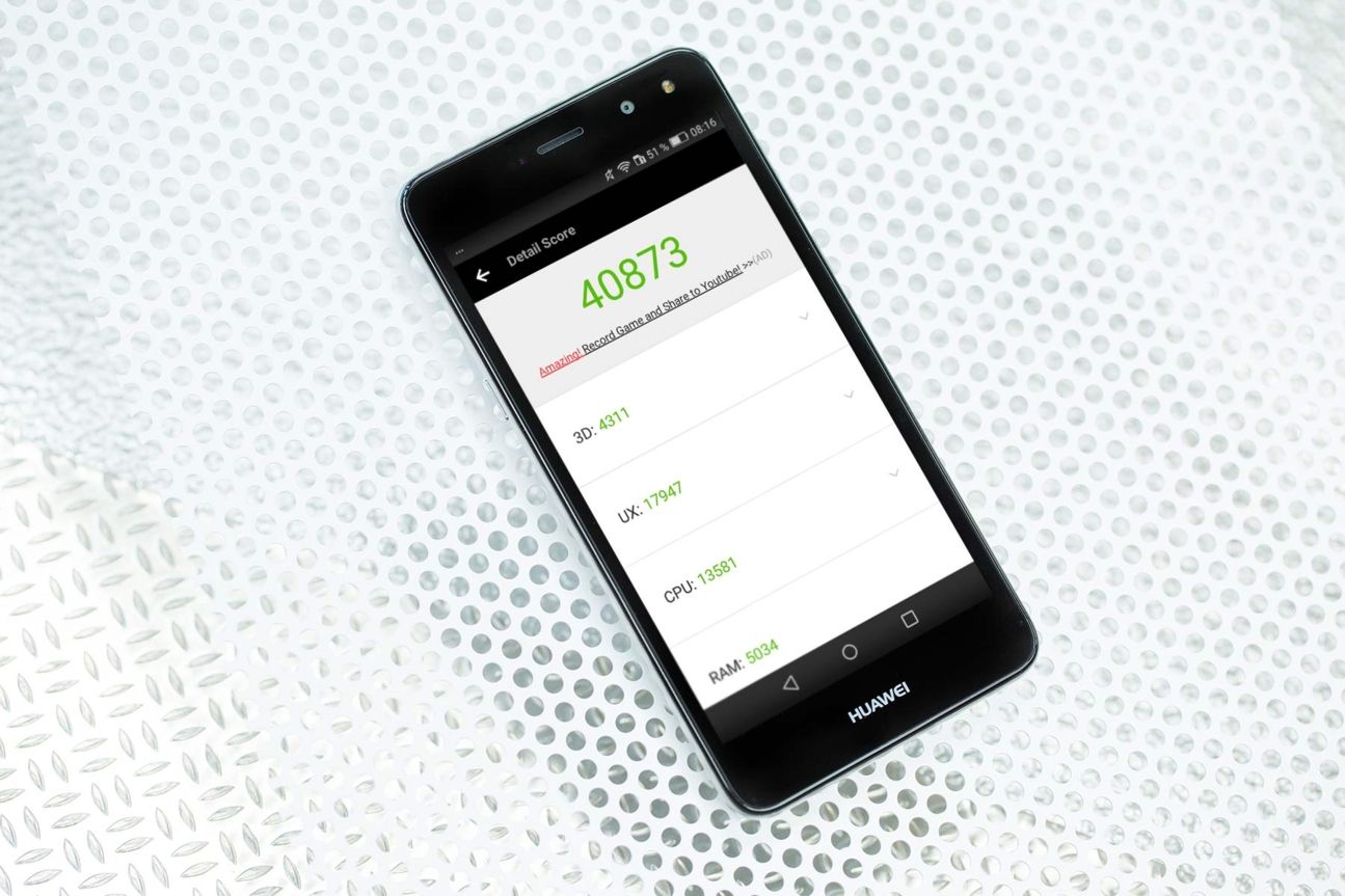 Huawei Y6  Huawei Y6