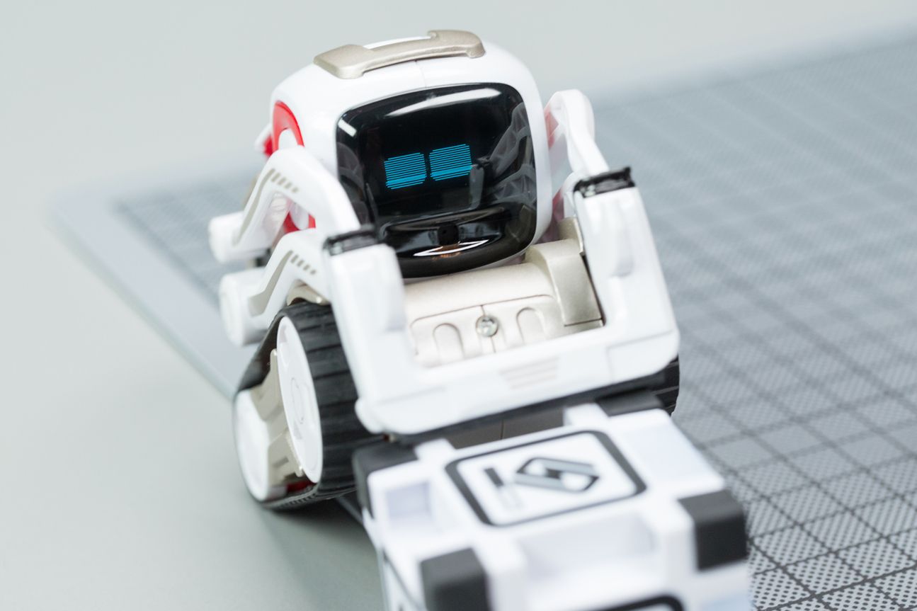 Anki Cozmo Anki Cozmo