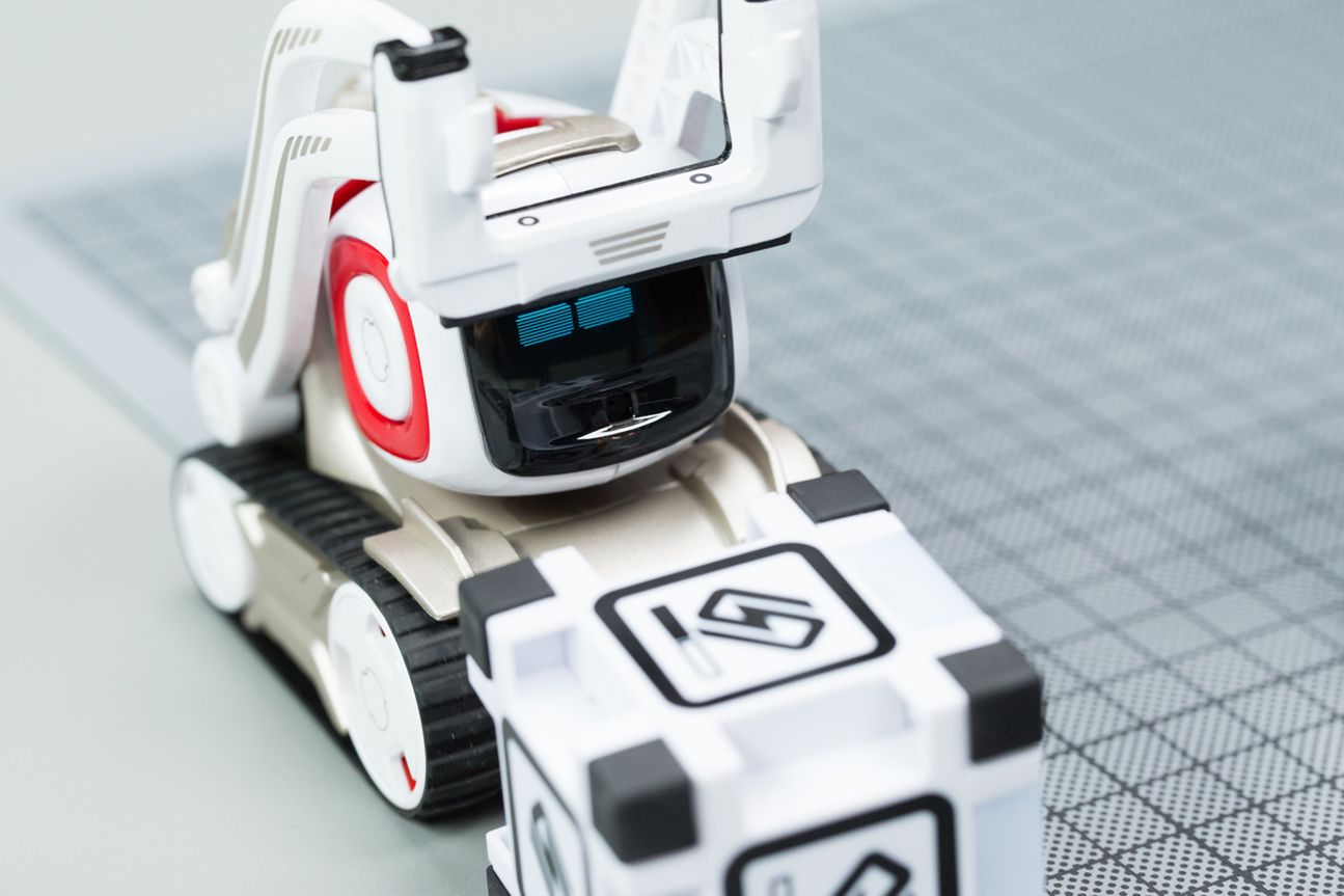 Anki Cozmo