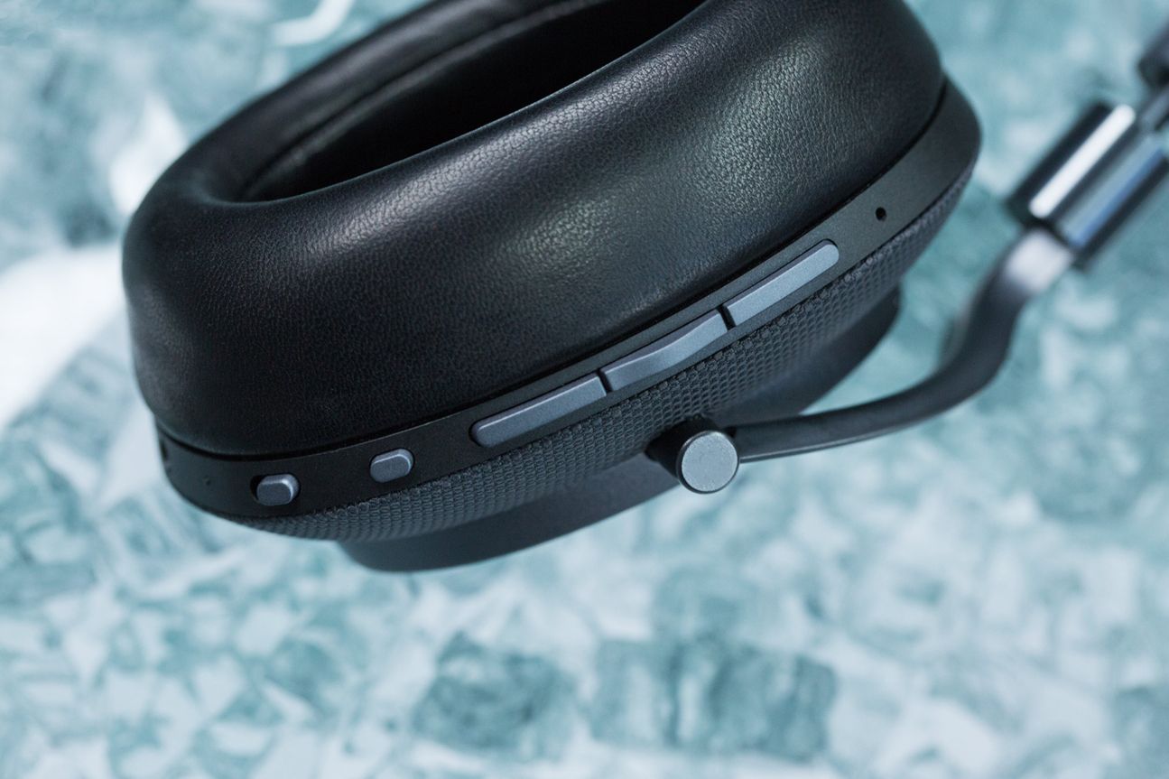 Bowers & Wilkins PX Bowers & Wilkins PX