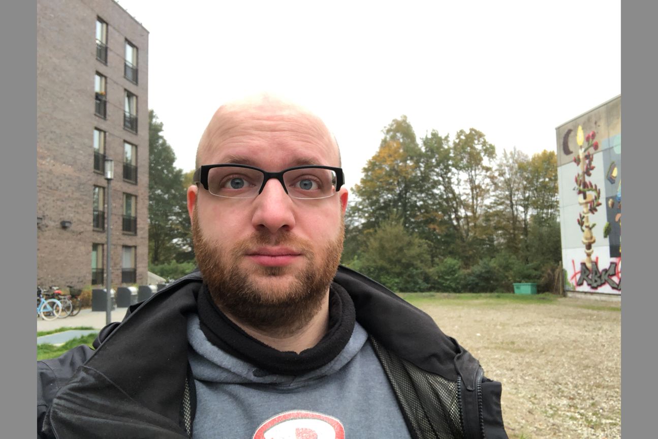 selfie-iphone8plus selfie-iphone8plus