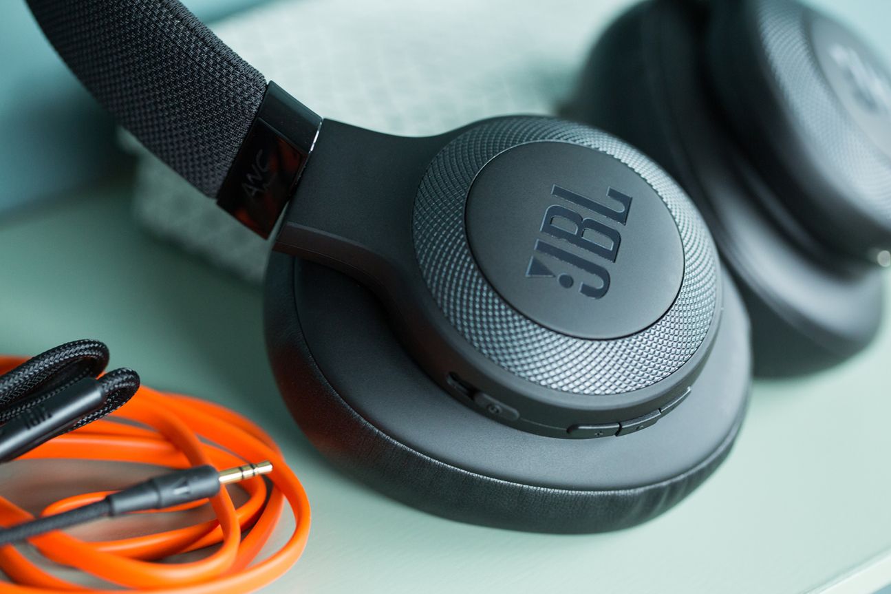 JBL E65BTNC JBL E65BTNC
